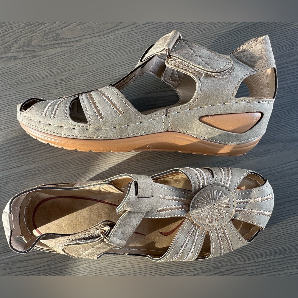 Women's Beige Sandals